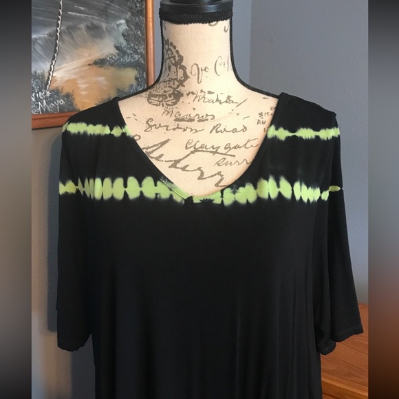 Torrid size 2 top NWOT - Picture 2 of 4